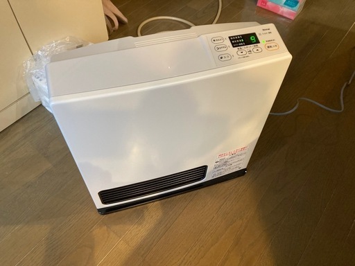リンナイ ガスファンヒーター SRC-365E LP(さっき開封実質未使用) 21,700円でさっき届いた物を13,000円で出してま