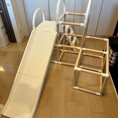すべり台つき屋内ジャングルジムの画像