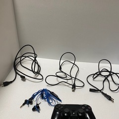 PS4本体＋ウイイレ2021とCODモダンの画像