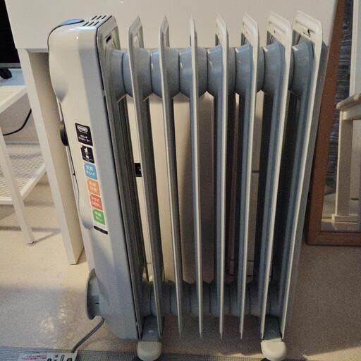 美品 DeLonghi オイルヒーター