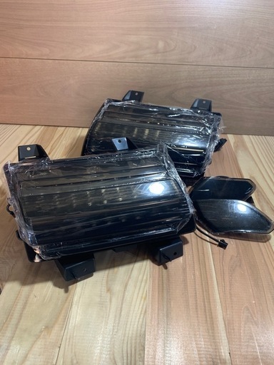 【新品】
ラングラー JL シーケンシャルウインカー DRL スモーク