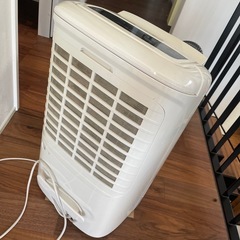 空気清浄機　除湿機の画像