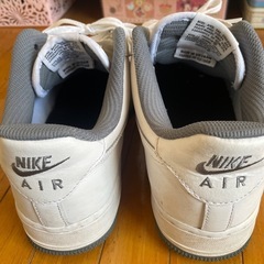 NIKEエアーフォースワンとエアーマックスシロの画像
