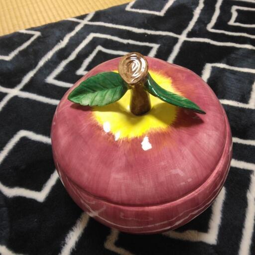 陶器の入れ物