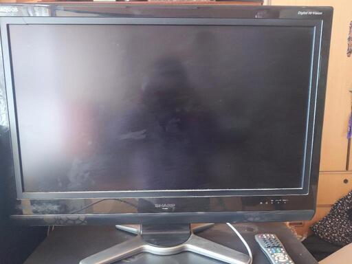 SHARP 32型液晶カラーテレビ\n\nLC-32D30  2008年製