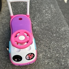 乗用可能なおもちゃ。ミッキーマウスが可愛いです。女の子用。室内で使用していたのでタイヤ部分も綺麗。の画像