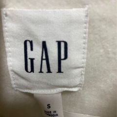 新品未使用　GAP パーカーの画像
