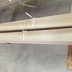 乾燥杉材、長さ1800 mm　幅55 mm　厚み42mm程です。...