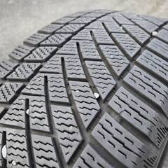 【中古品】メルセデス ベンツ GLA 17インチ スタッドレスタイヤ＆ホイール 4本セット　215/60-17 コンチネンタルの画像