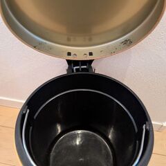 プーさんの蓋付きゴミ箱　ペダル式　足踏み式の画像
