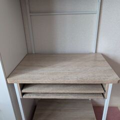 LOWYAのパソコンデスクの画像