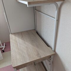 LOWYAのパソコンデスクの画像