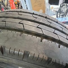 8-9分山! ダンロップ ENASAVE SPLT 50 M エナセーブ 225/75R16 118/116N LT 2022年製 トラック 16インチタイヤ 6本セット リサイクルショップ札幌 買取本舗 T-1675 丘の画像