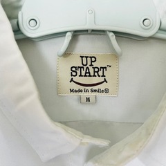 UP STARTのユニークなシャツ　Mサイズの画像