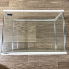 30センチ　アクリル　
水槽