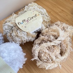 毛糸　もこもこ　ふわふわ　ラメ　白　グレー　ベージュ ダイソー お洒落糸 編み物 ハンドメイド用品の画像
