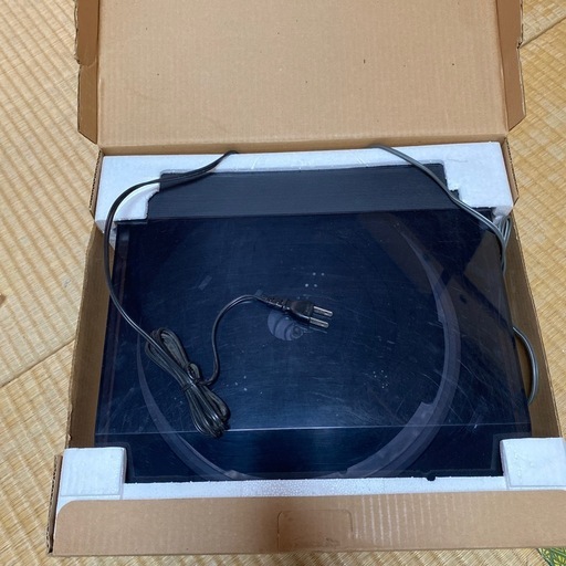 レコードプレーヤー（引き渡し予定あり）