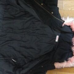 １４０サイズ　フード付きジャンパーの画像