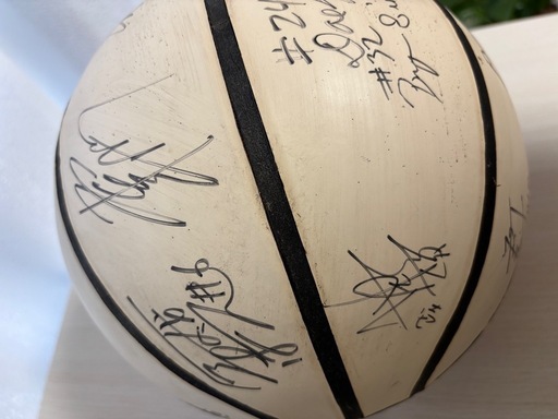 値下げしました！琉球キングス12人サイン入りバスケットボール(2007年)