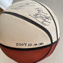 34,000▶︎18,000値下げ！琉球キングス12人サイン入りバスケットボール(2007年)の画像