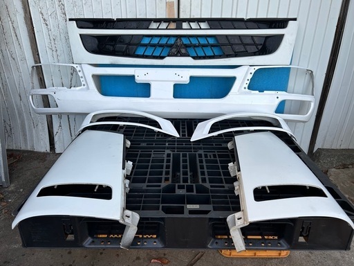 三菱　ふそう　ファイター　標準　フロント回り　フロントバンパー　ヘッドライトカバー　フロントグリル　コーナーパネル　4点セット　PA-FK61F トラック用品　純正　バンパー　グリル　パーツ　トラック