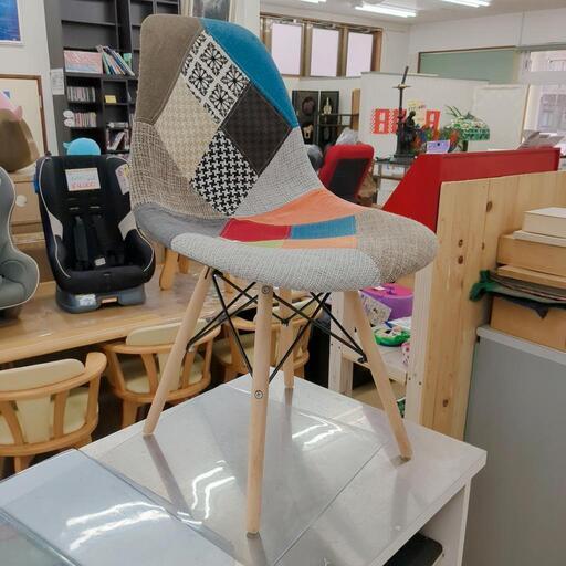 株式会社イーナ☆Eames patch work　ESW☆チェア、在庫2脚、オシャレなチェア【浜村鹿野温泉ICから3分 買取本舗 宮本リサイクル 営業時間9～19時 定休日水曜のみ←連絡できませんm(_ _)m】