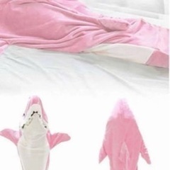 サメ　着ぐるみ　ピンク