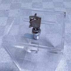 【新品未使用】アクリル製　鍵付きボックス
