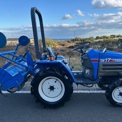 イセキ　トラクター　17馬力 4WD PTO正転/逆転 パワステ　バックアップ　TM17　耕うん幅1300mm 安全フレーム　使用時間少ない　ディーゼル　代掻き　耕運　畝立て　畑　尾輪付き  簡易始動動画ありの画像