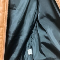 美品ＸＬメンズ合成皮革フ-ト付きジャケット カラー  茶色の画像