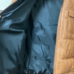 美品ＸＬメンズ合成皮革フ-ト付きジャケット カラー  茶色の画像