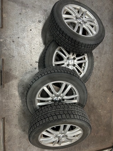 スタッドレスタイヤ　ホイルセット　175/65R15  フィット　アクア等