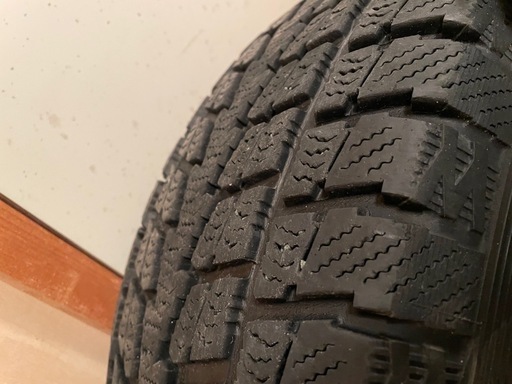 スタッドレス265/70/16