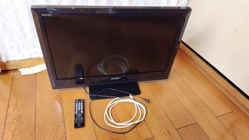 世田谷区近辺配送可能　液晶カラーテレビ　東芝 REGZA 32A1 [32インチ ブラック]　 32型　2010年製　地上/BS/110度CSデジタルチューナーが内蔵　レグザリンク対応