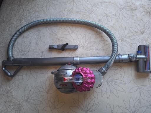 dysonサイクロン掃除機