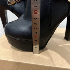 ショートヒールブーツの画像