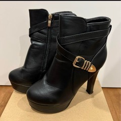 ショートヒールブーツ