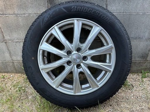 ブリヂストン(BLIZZAK VRX3)_スタッドレスタイヤ 205/55 R16