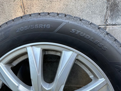 ブリヂストン(BLIZZAK VRX3)_スタッドレスタイヤ 205/55 R16