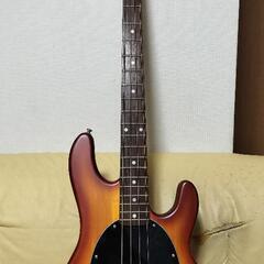 Sterling by MUSICMAN S.U.B.serie...
