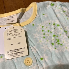 【タグ付き未使用】綿100% 花柄パジャマ　120㎝の画像