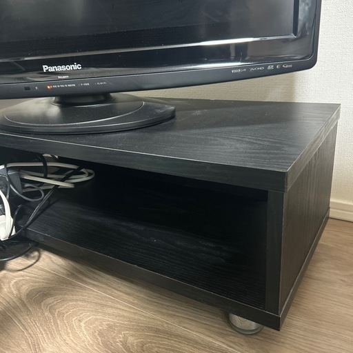 テレビ台（黒、木目）