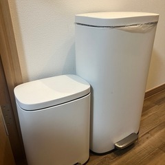 （受け取り者決定）ゴミ箱大と小