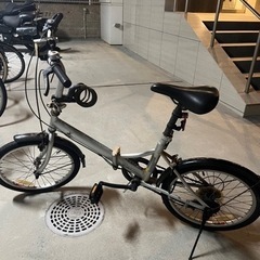 折りたたみ自転車の画像