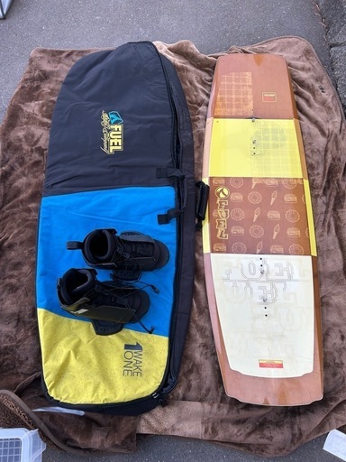 処分価格！【中古品】fuelウェイクボード