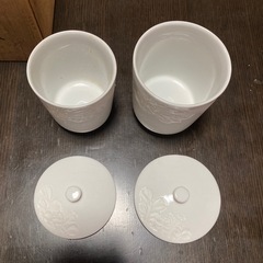 【新品未使用】出石焼　秀壺作　夫婦蓋付き湯呑　浮彫細工　白磁　レリーフ　ペアの画像