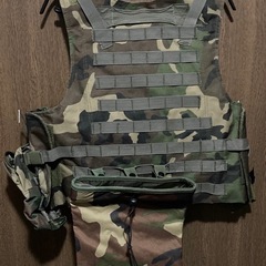 サバゲー　タクティカルベストの画像