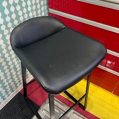 カフェ用の高い椅子の画像