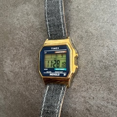 TIMEX INDIGLO デジタル腕時計 ゴールドの画像