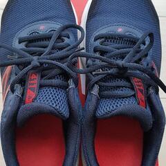 New balance 靴 25.5cmの画像